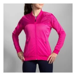 Brooks Running Run-Thru Jacket Femme Rose -Tenue Active main 148837 103978 3 b8ef