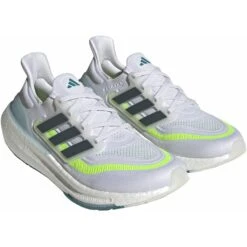Adidas Ultraboost Light Homme Blanc -Tenue Active main 15c2bbdb6f584f0d99543d401a7c97be f540 498e