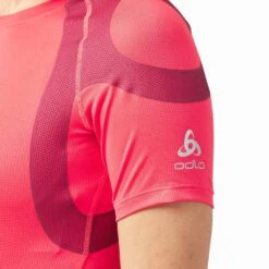 Odlo T-Shirt Short Sleeve Crew Neck Active Spine Femme -Tenue Active main 313271 30782 Model Detail Crop 2 1 91fb