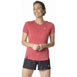 Odlo T-Shirt Manches Courtes Zeroweight Enginee Femme 9 Odlo T-Shirt Manches Courtes Zeroweight Enginee Femme -Tenue Active main 313731 30842 Model Front Crop 1 5804