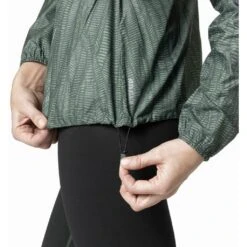 Odlo Veste Zeroweight Print Femme Vert -Tenue Active main 313921 40414 Model Detail Crop 2 1 8862
