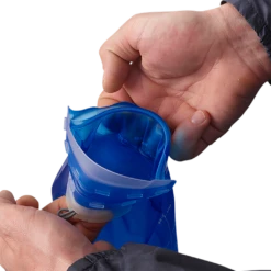 Salomon Soft Reservoir 2L Bleu -Tenue Active main LC1916300 4 GHO SOFT RESERVOIR 2L Clear Blue b186