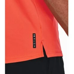 Under Armour Rush Energy Short Sleeve Homme -Tenue Active main V5 1366138 877 SIDEDET 5a58