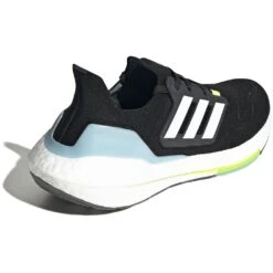Adidas Ultraboost 22 Femme 9 Adidas Ultraboost 22 Femme -Tenue Active main adidas gx6658 7 footwear photography back lateral top view white 000 1 991a