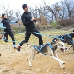 I-Dog Baudrier Canyon Gamme ALM -Tenue Active main photo pres baudrier I Dog 04 1 9850