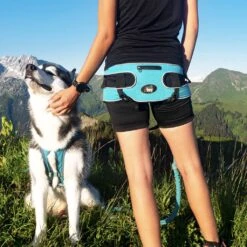 I-Dog Baudrier Canyon Gamme ALM -Tenue Active main photo pres baudrier I Dog 06 1 e323