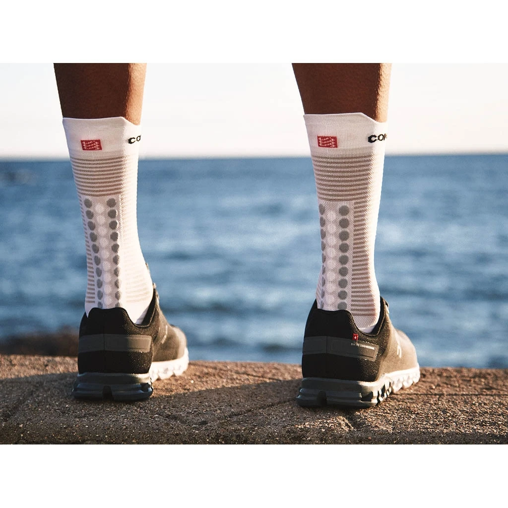 Compressport Pro Racing Socks V4.0 Run High Blanc – Image 2